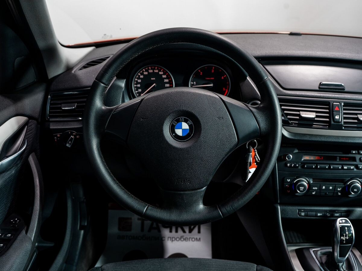 BMW X1 2013 - фото автомобиля