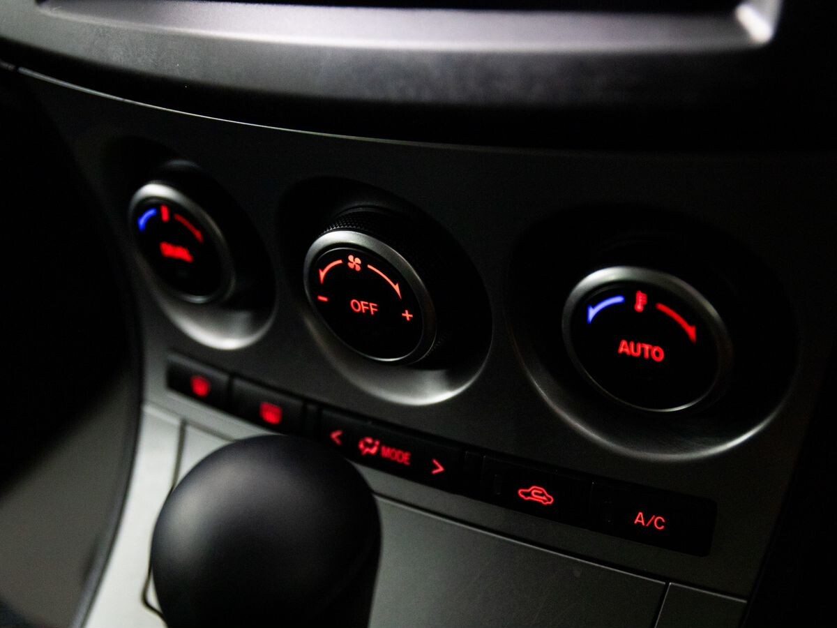 Mazda Axela 2011 - фото автомобиля