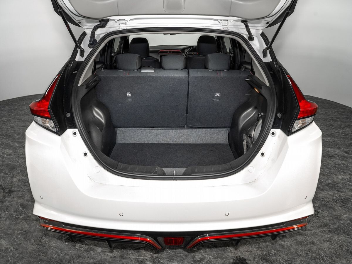 Nissan Leaf 2018 - фото автомобиля