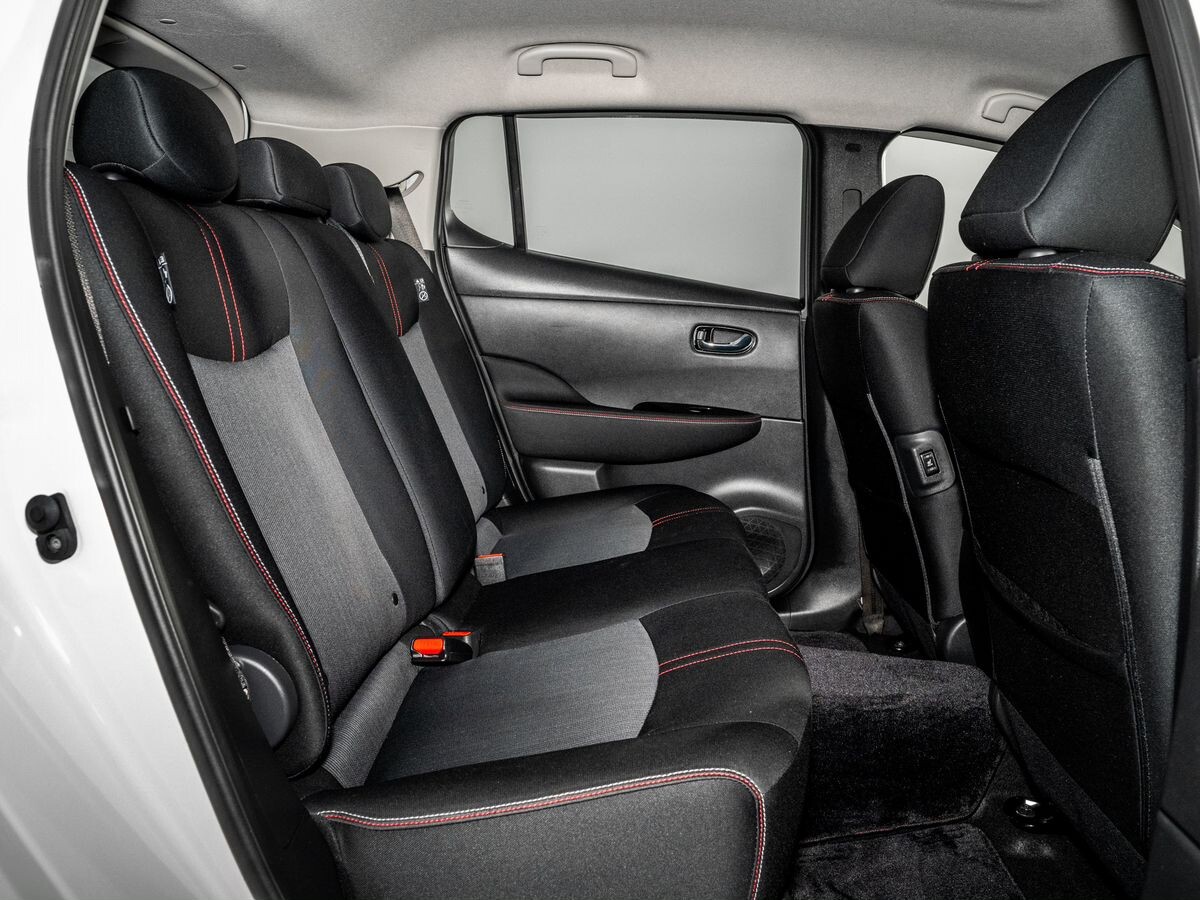 Nissan Leaf 2018 - фото автомобиля