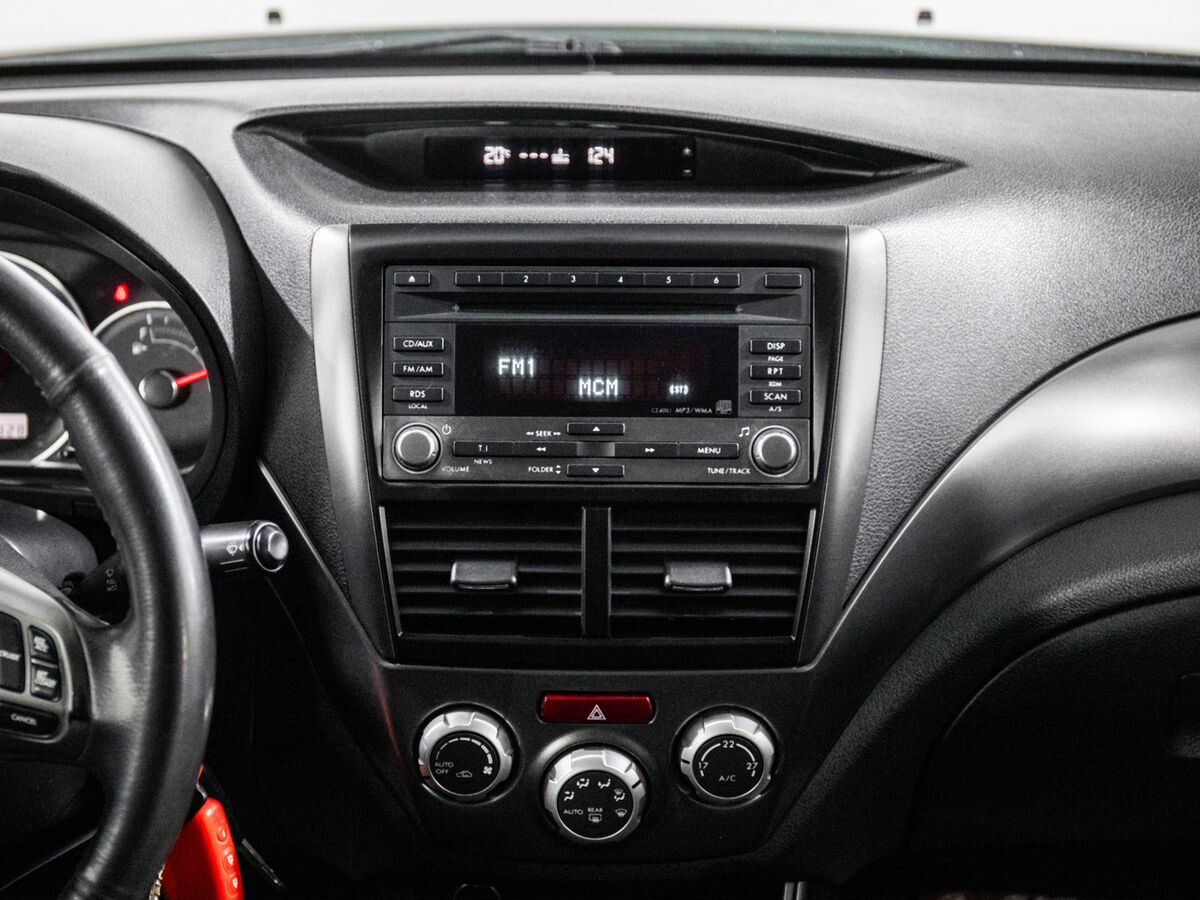 Subaru Impreza 2010 - фото автомобиля