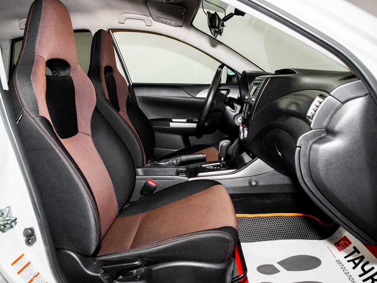 Subaru Impreza 2010 - фото автомобиля