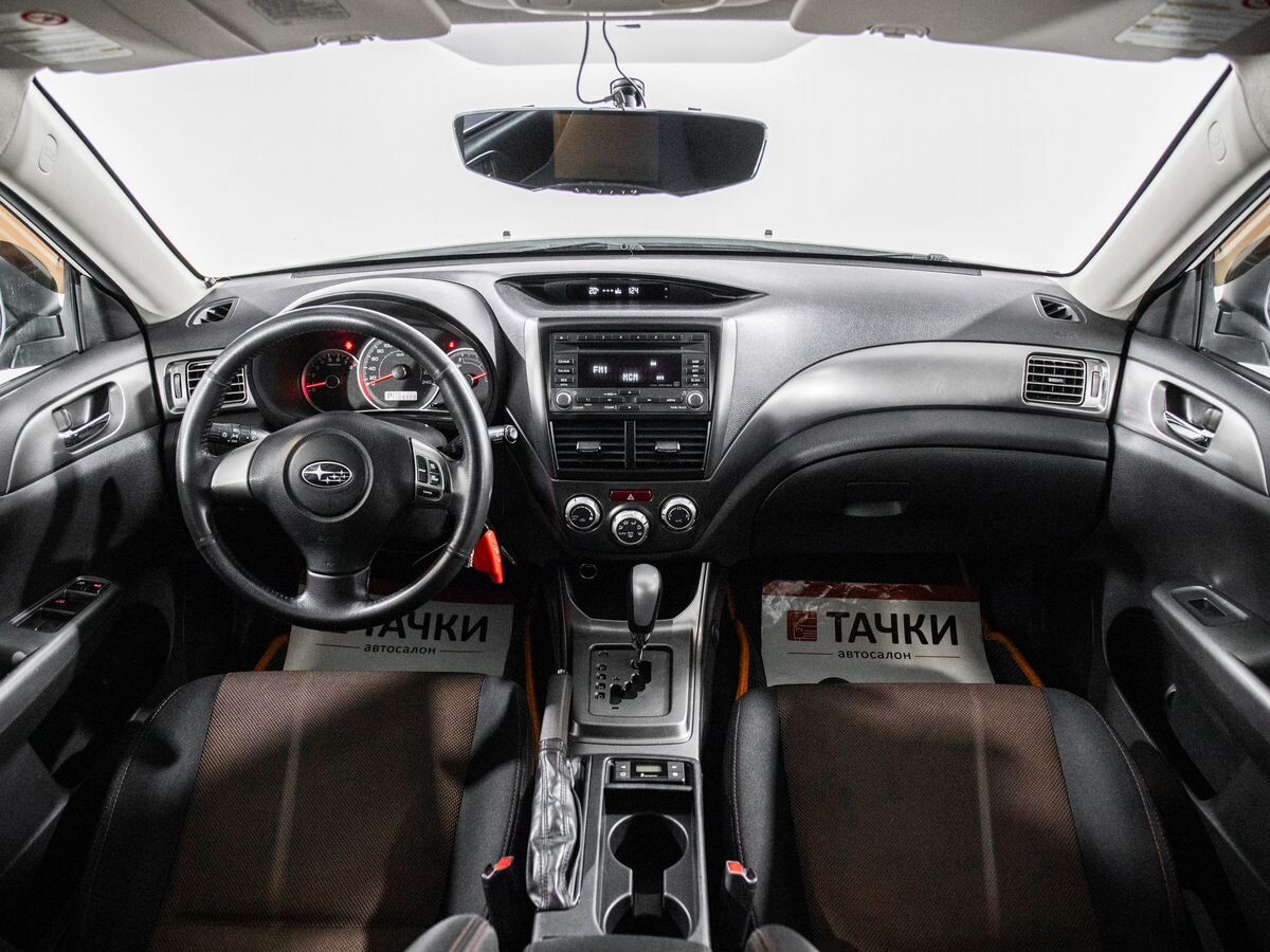Subaru Impreza 2010 - фото автомобиля