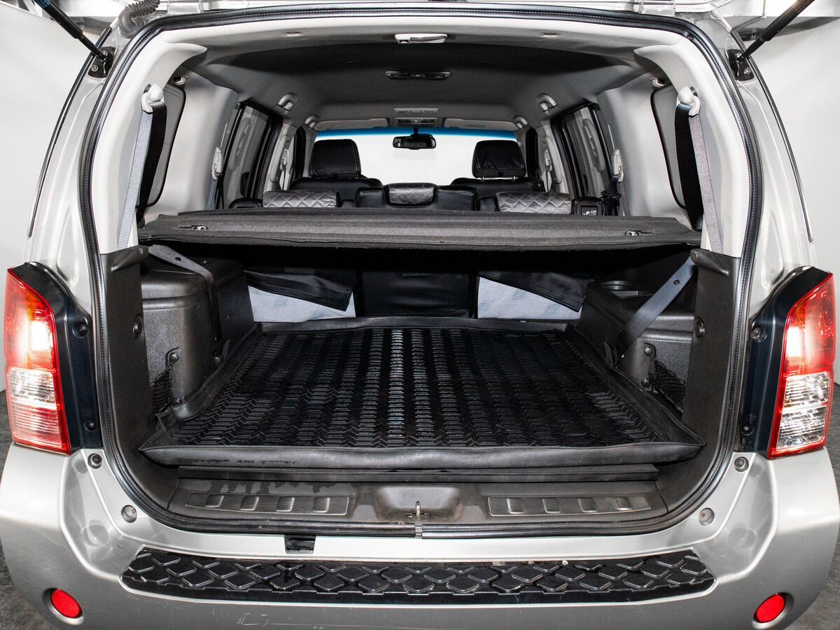 Nissan Pathfinder 2012 - фото автомобиля