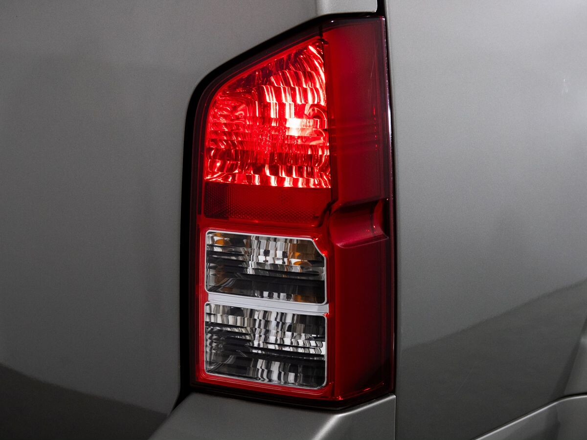 Nissan Pathfinder 2012 - фото автомобиля