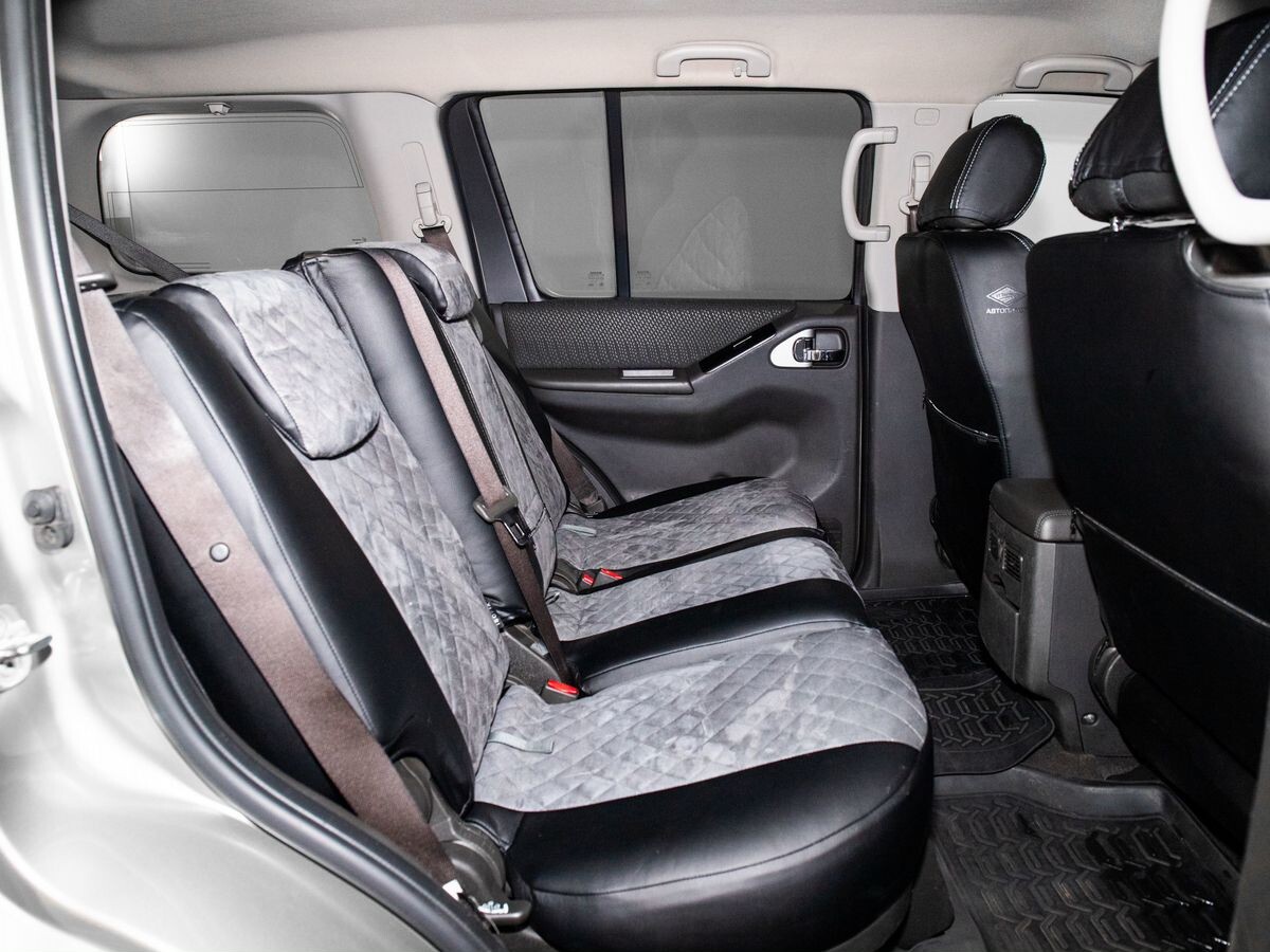 Nissan Pathfinder 2012 - фото автомобиля