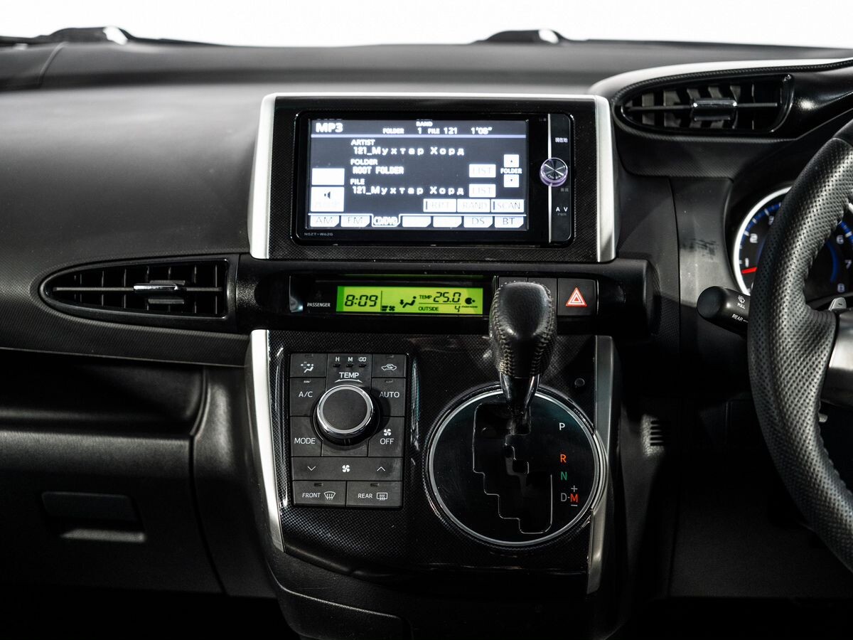 Toyota Wish 2014 - фото автомобиля