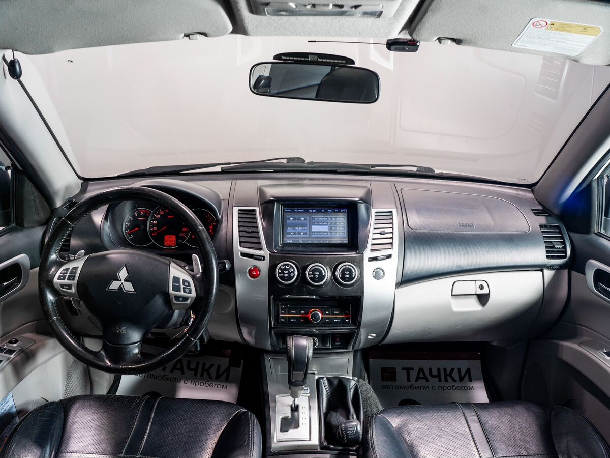 Mitsubishi Pajero Sport 2013 - фото автомобиля