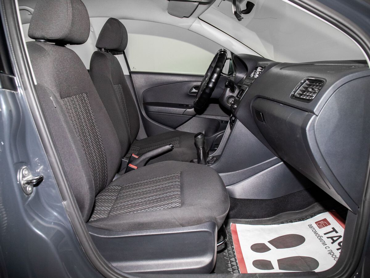 Volkswagen Polo 2017 - фото автомобиля