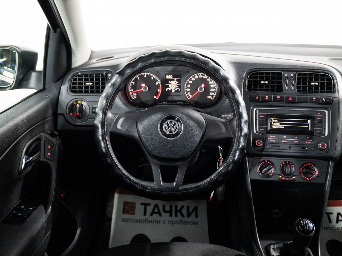 Volkswagen Polo 2017 - фото автомобиля