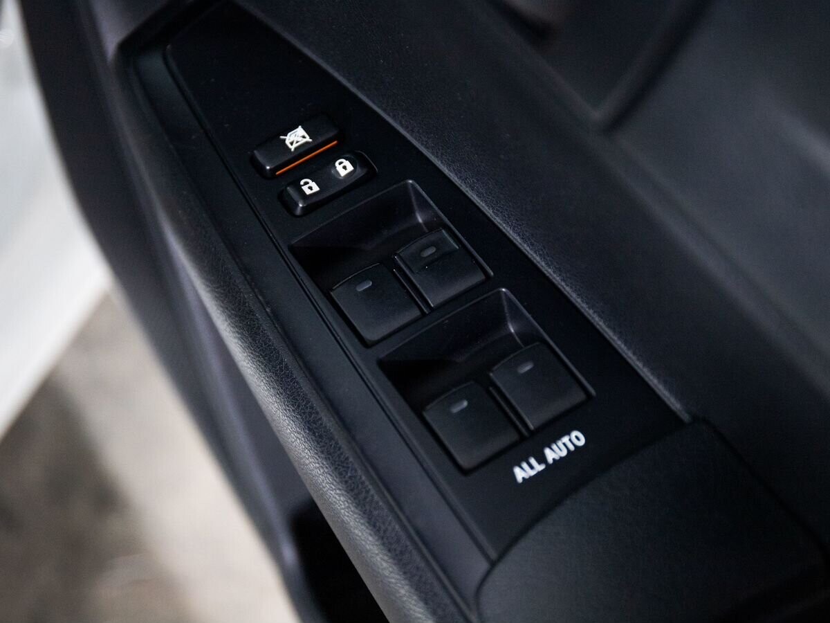 Toyota Corolla 2019 - фото автомобиля