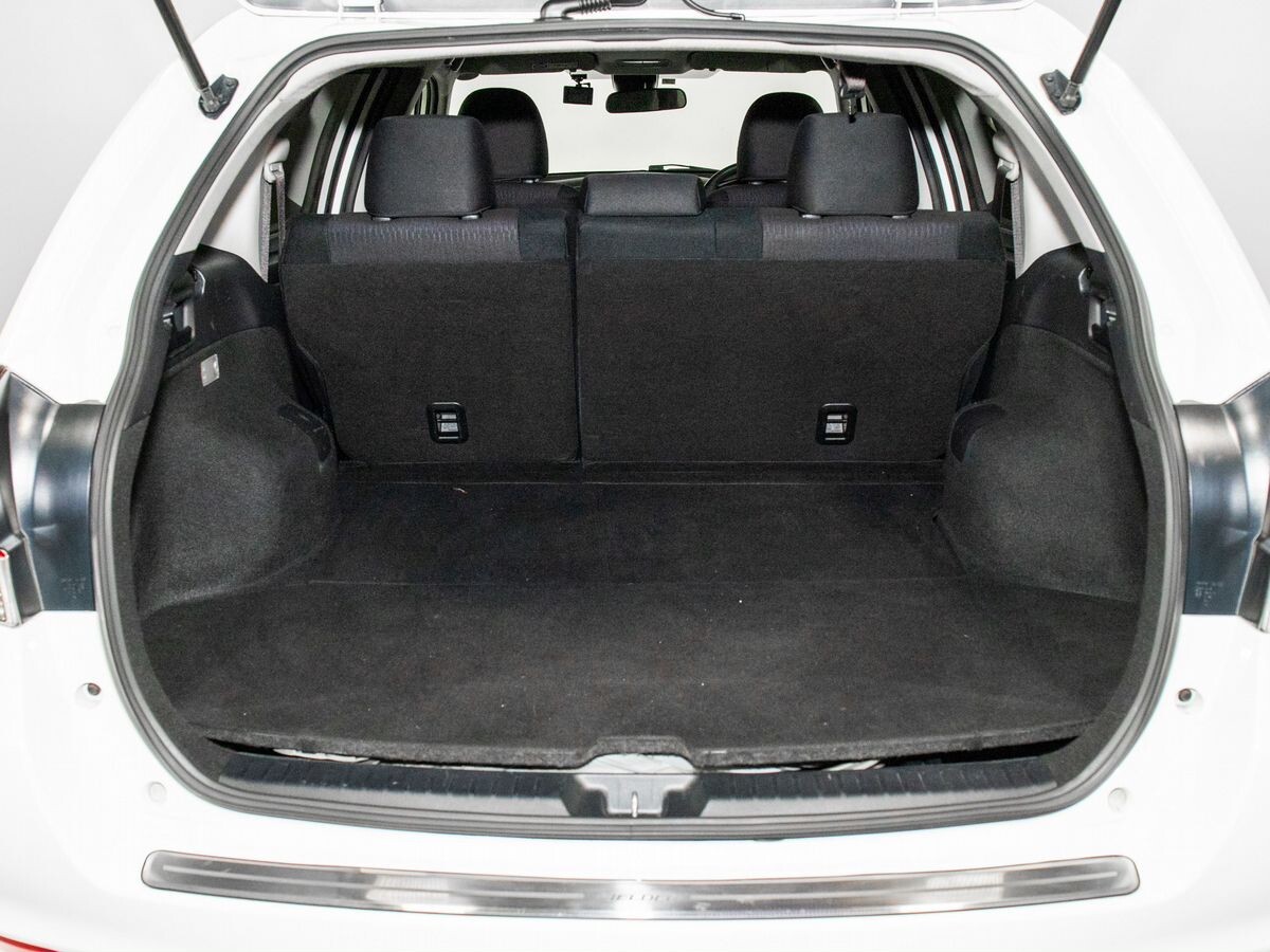 Toyota Corolla 2019 - фото автомобиля