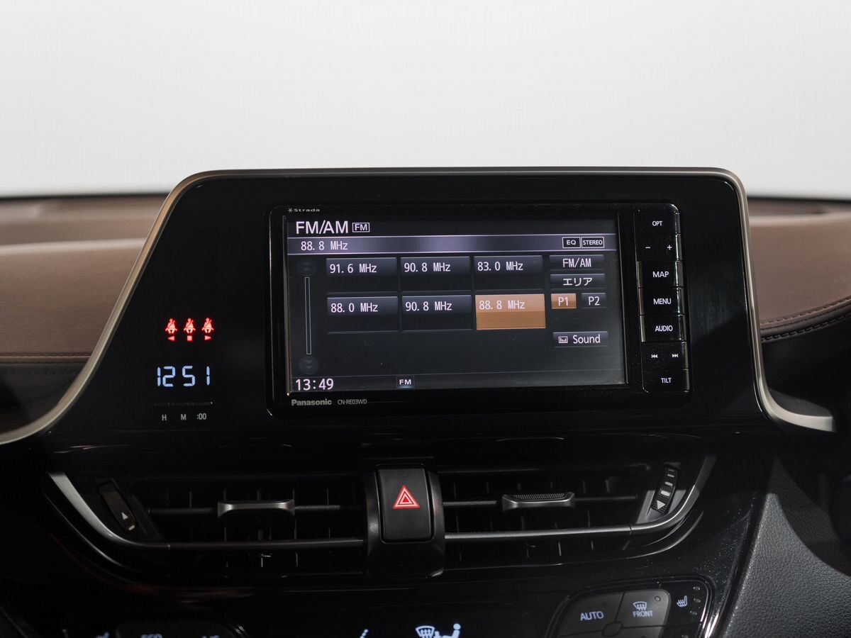 Toyota C-HR 2017 - фото автомобиля