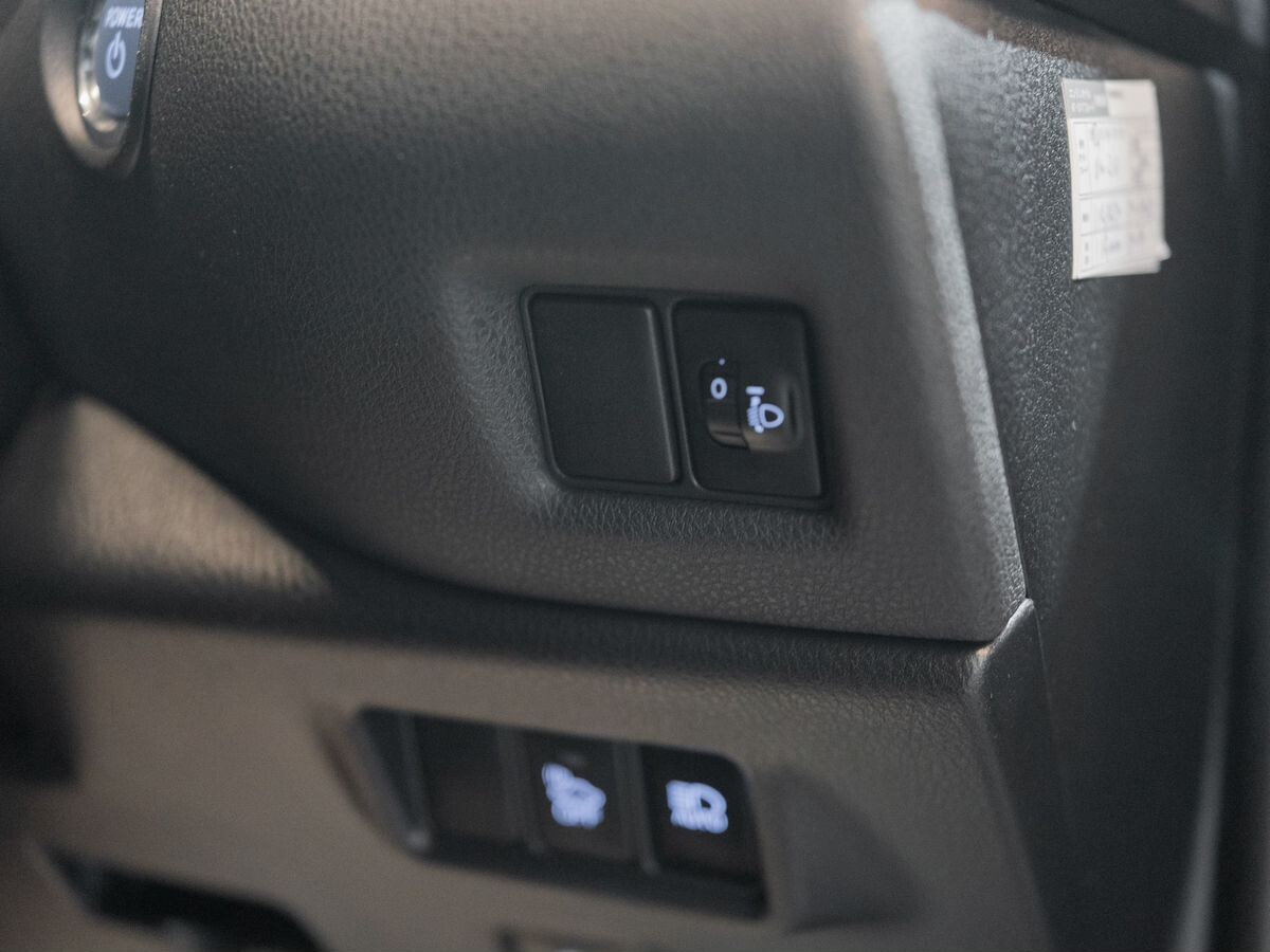 Toyota C-HR 2017 - фото автомобиля