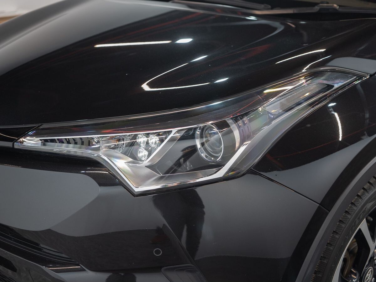 Toyota C-HR 2017 - фото автомобиля