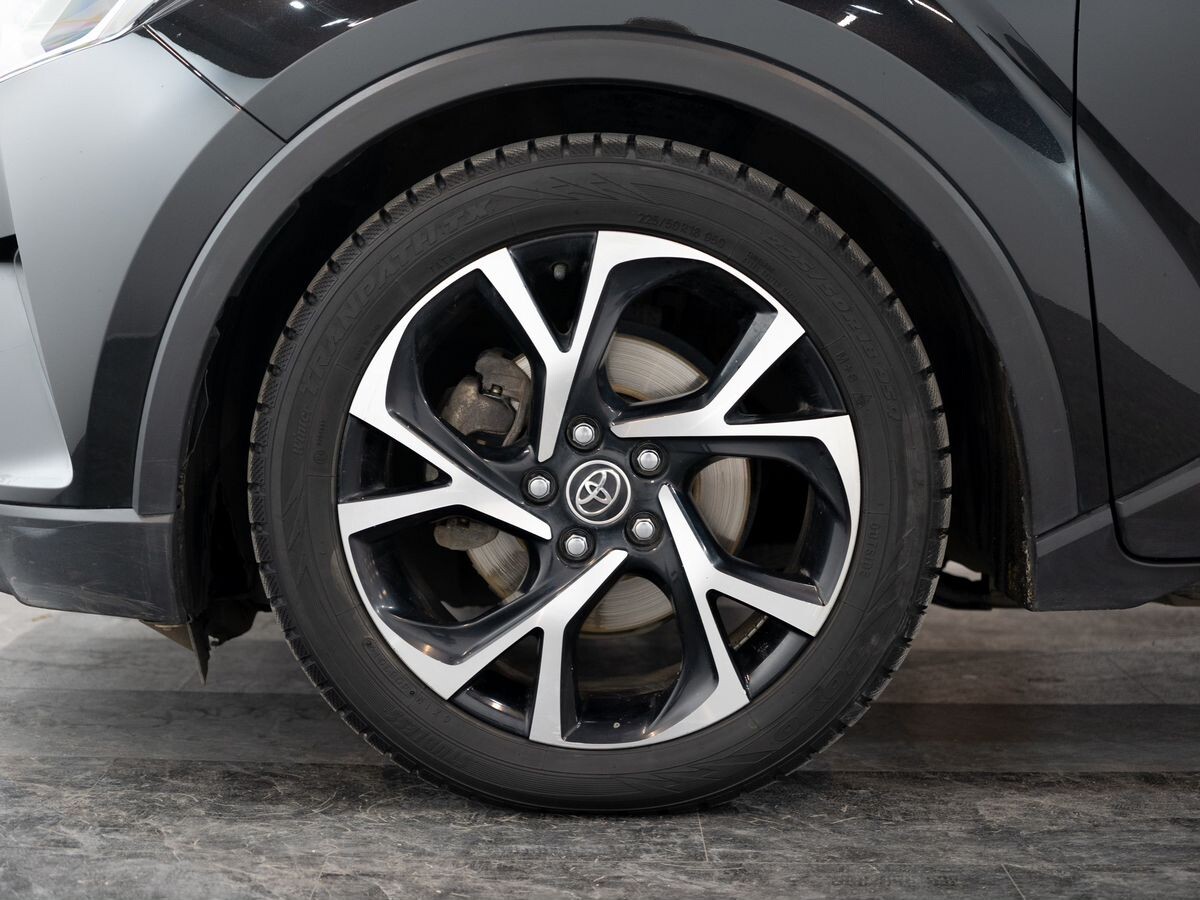 Toyota C-HR 2017 - фото автомобиля