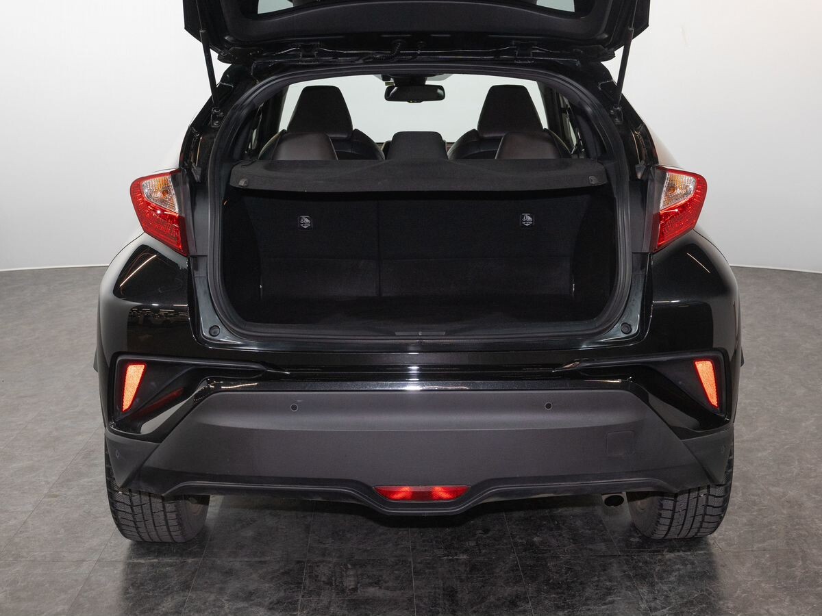 Toyota C-HR 2017 - фото автомобиля