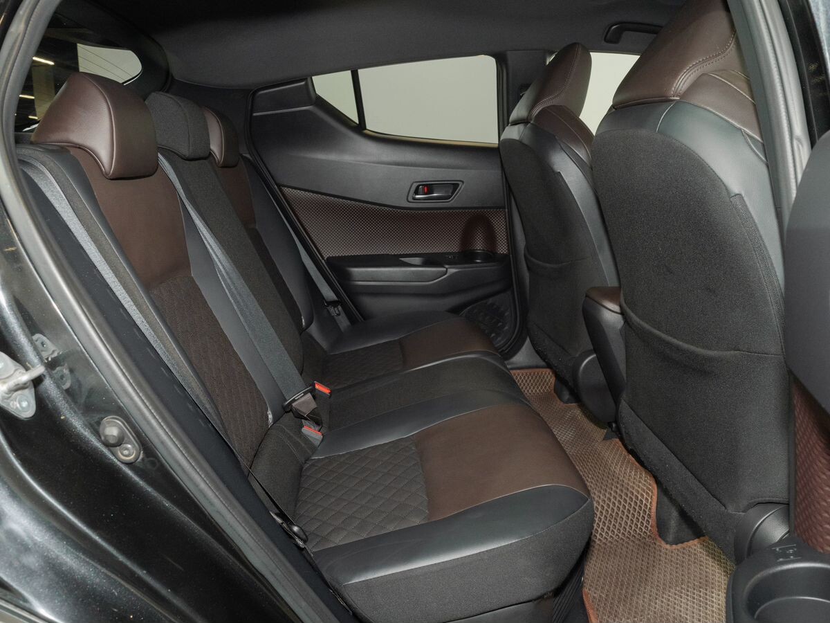 Toyota C-HR 2017 - фото автомобиля