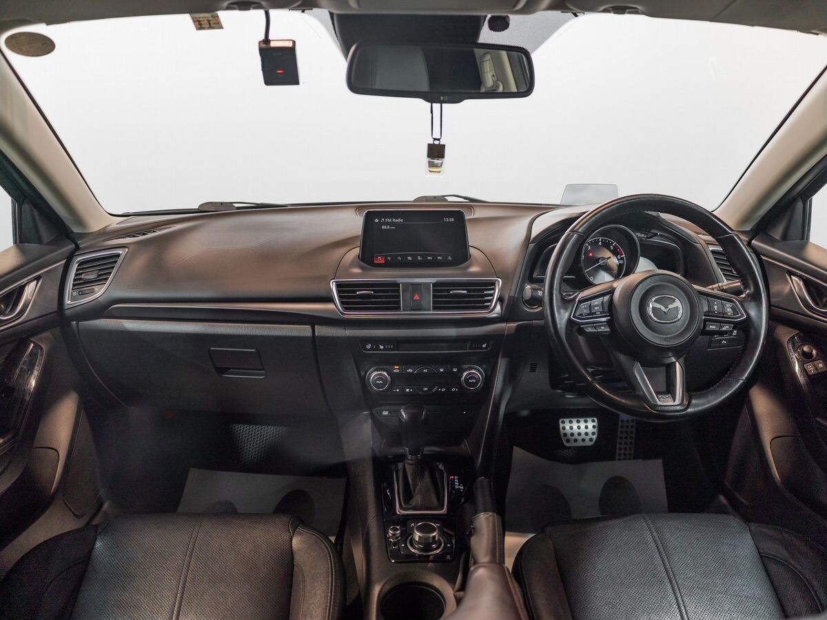 Mazda Axela 2016 - фото автомобиля