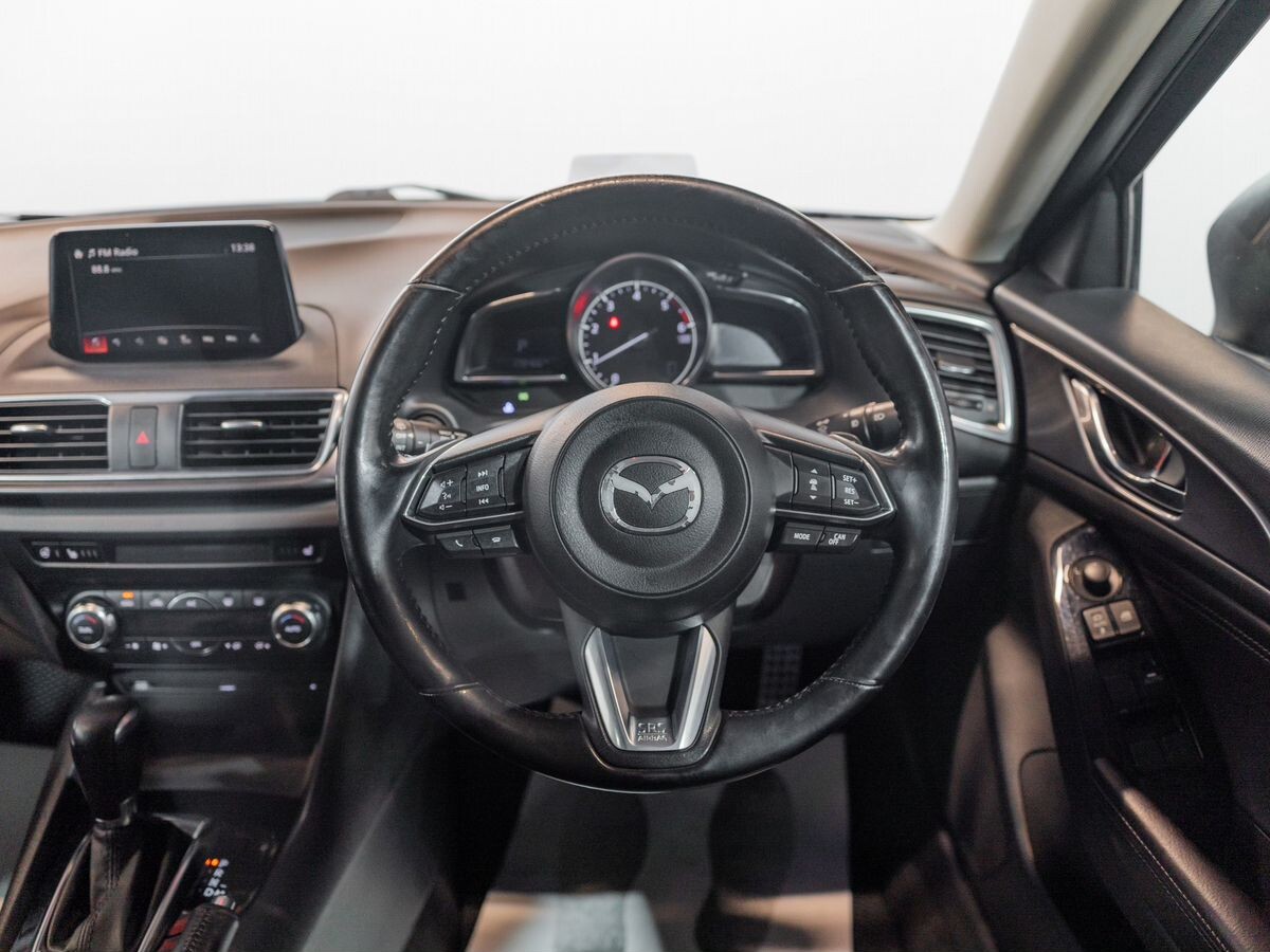 Mazda Axela 2016 - фото автомобиля