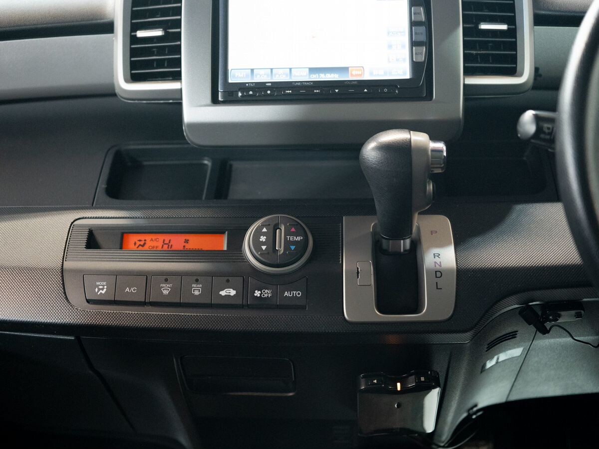 Honda Freed 2012 - фото автомобиля