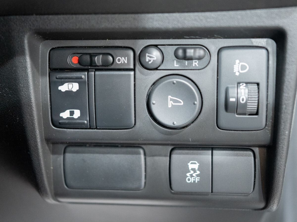 Honda Freed 2012 - фото автомобиля