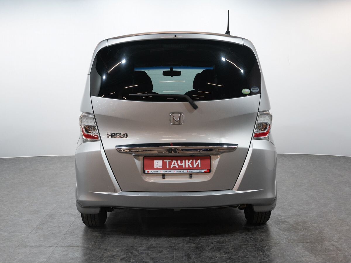 Honda Freed 2012 - фото автомобиля