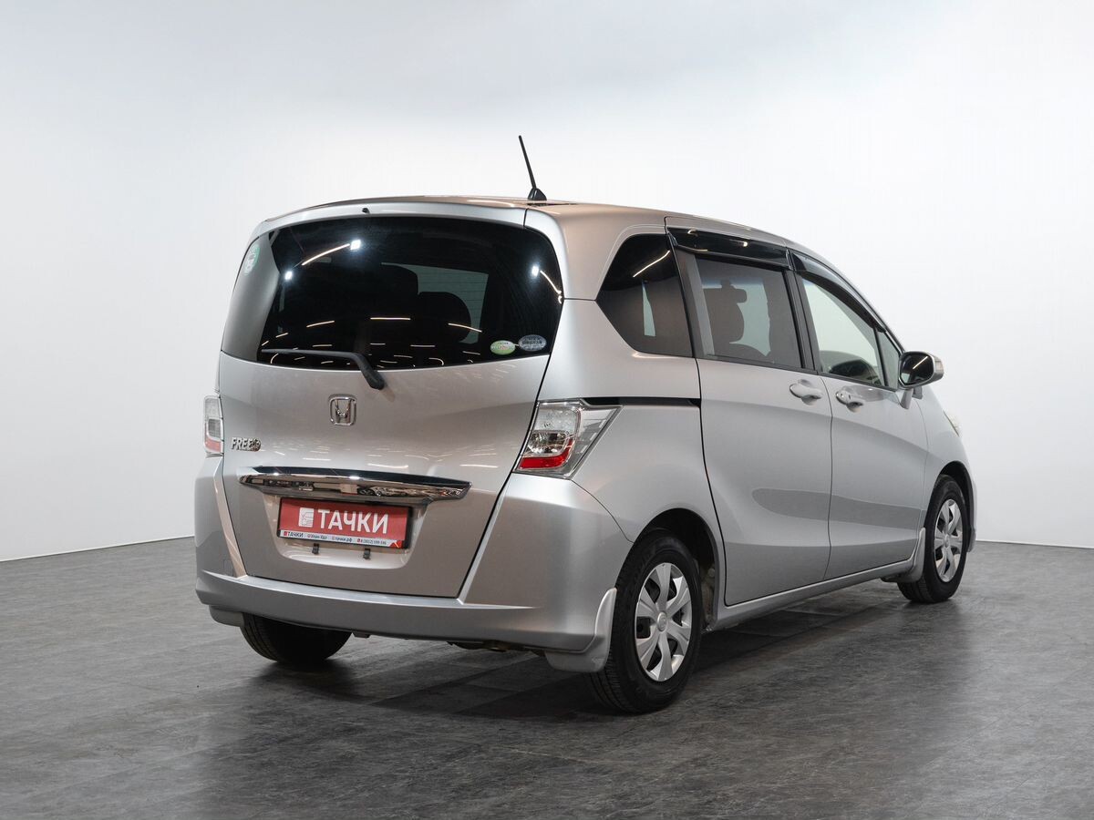 Honda Freed 2012 - фото автомобиля