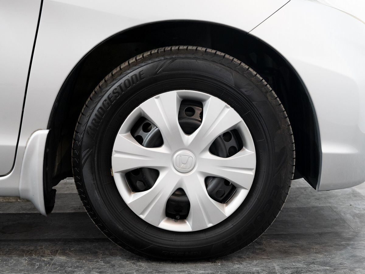 Honda Freed 2012 - фото автомобиля