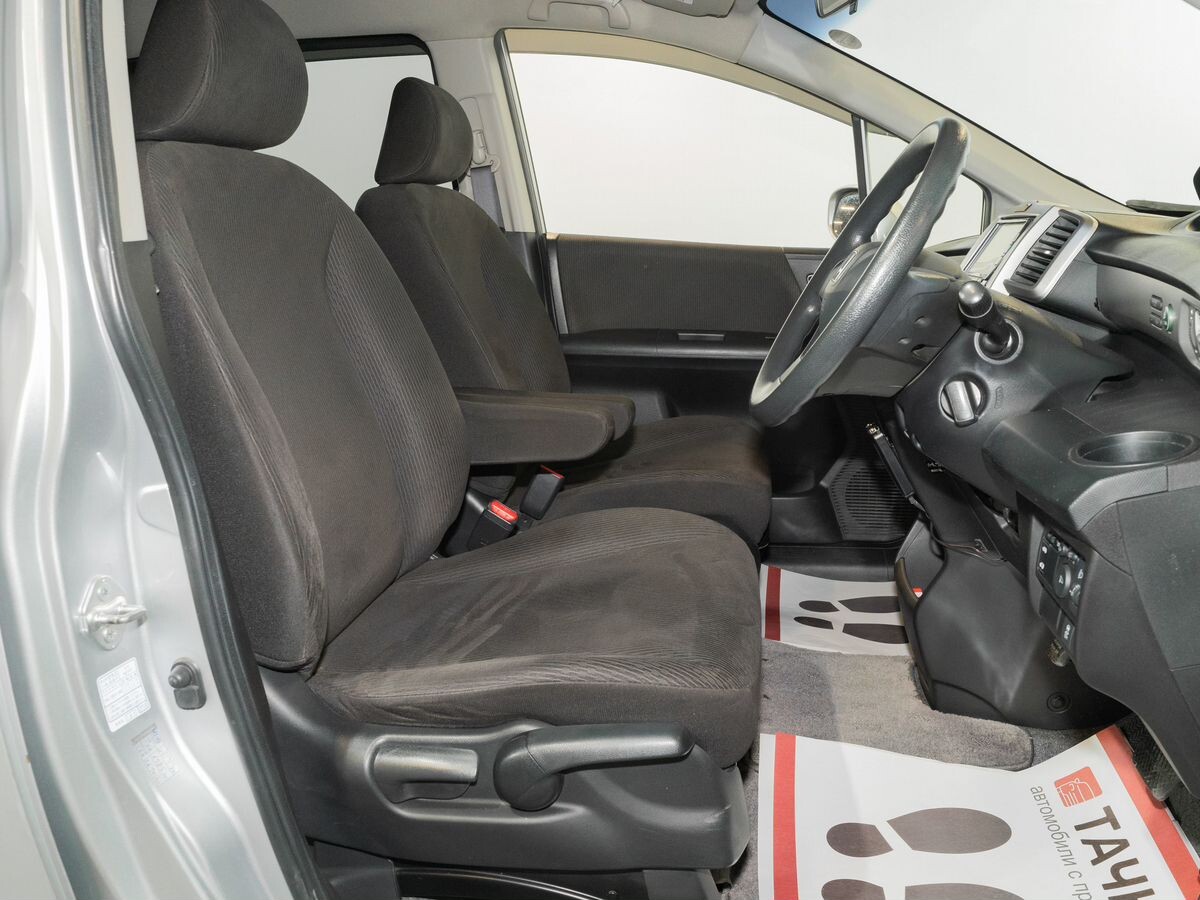 Honda Freed 2012 - фото автомобиля