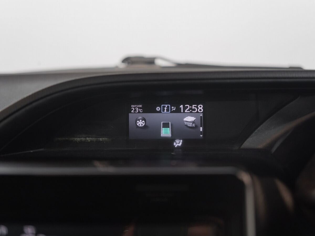 Toyota Voxy 2014 - фото автомобиля