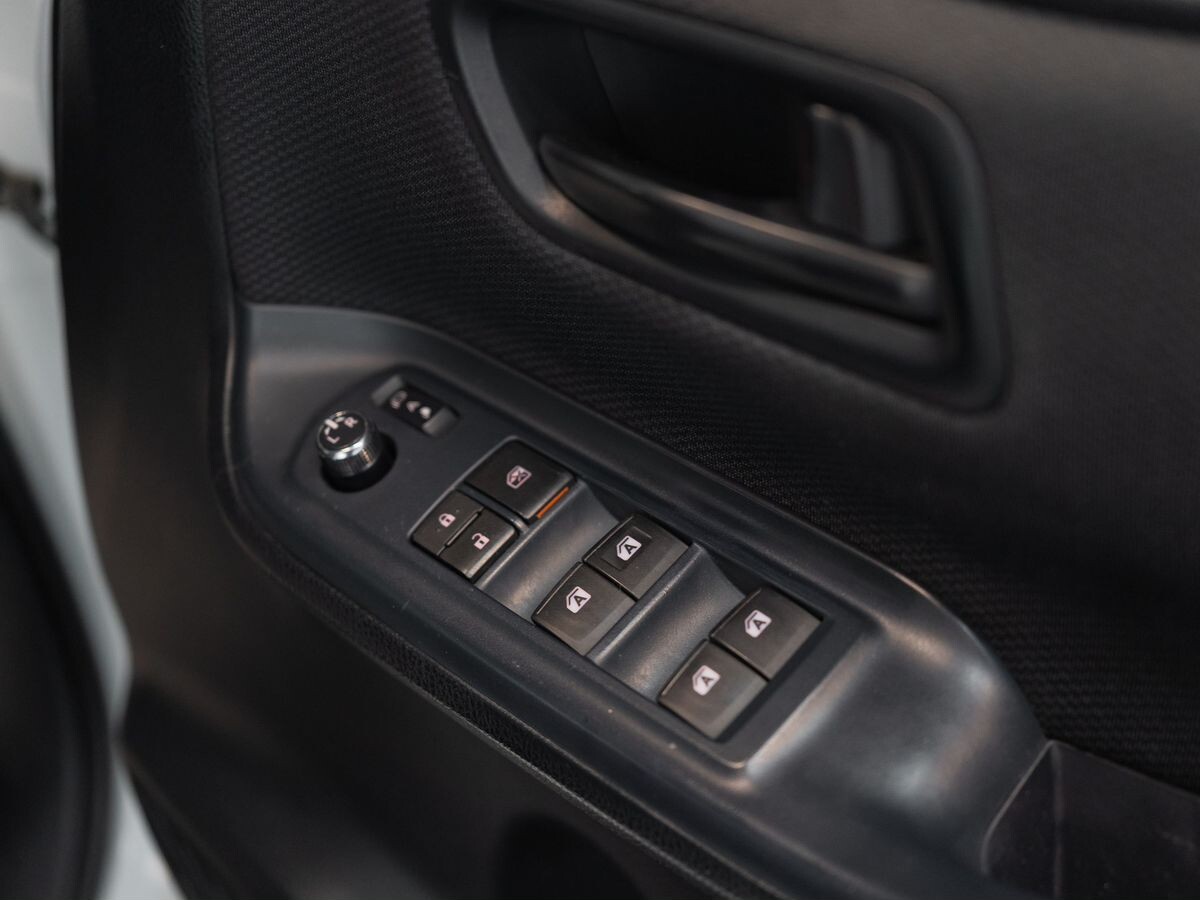 Toyota Voxy 2014 - фото автомобиля