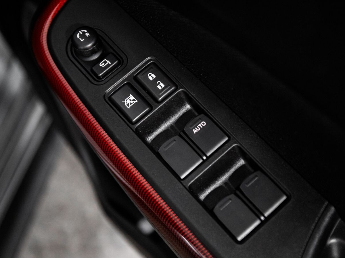 Suzuki Swift 2018 - фото автомобиля