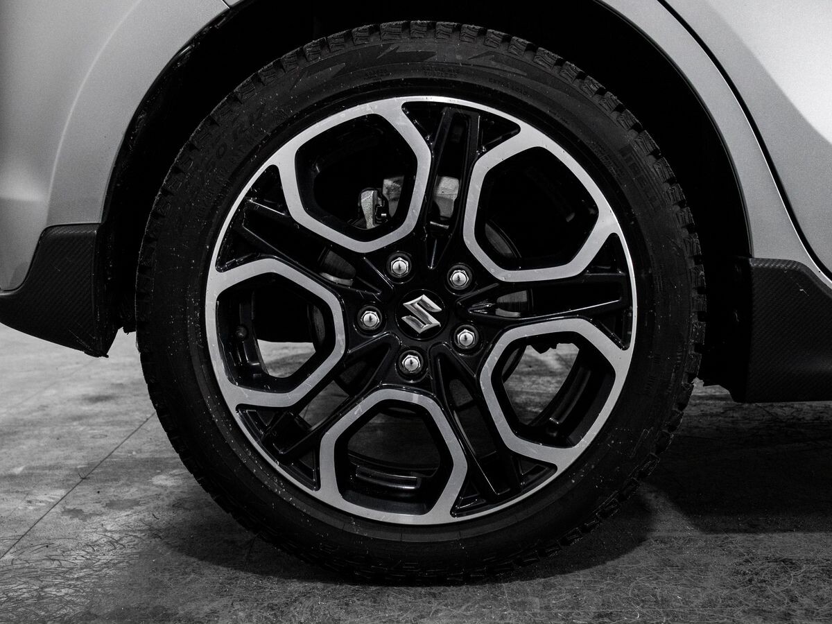 Suzuki Swift 2018 - фото автомобиля