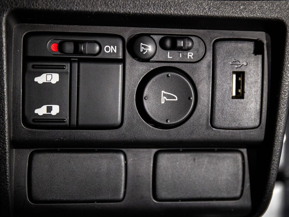 Honda Freed 2011 - фото автомобиля