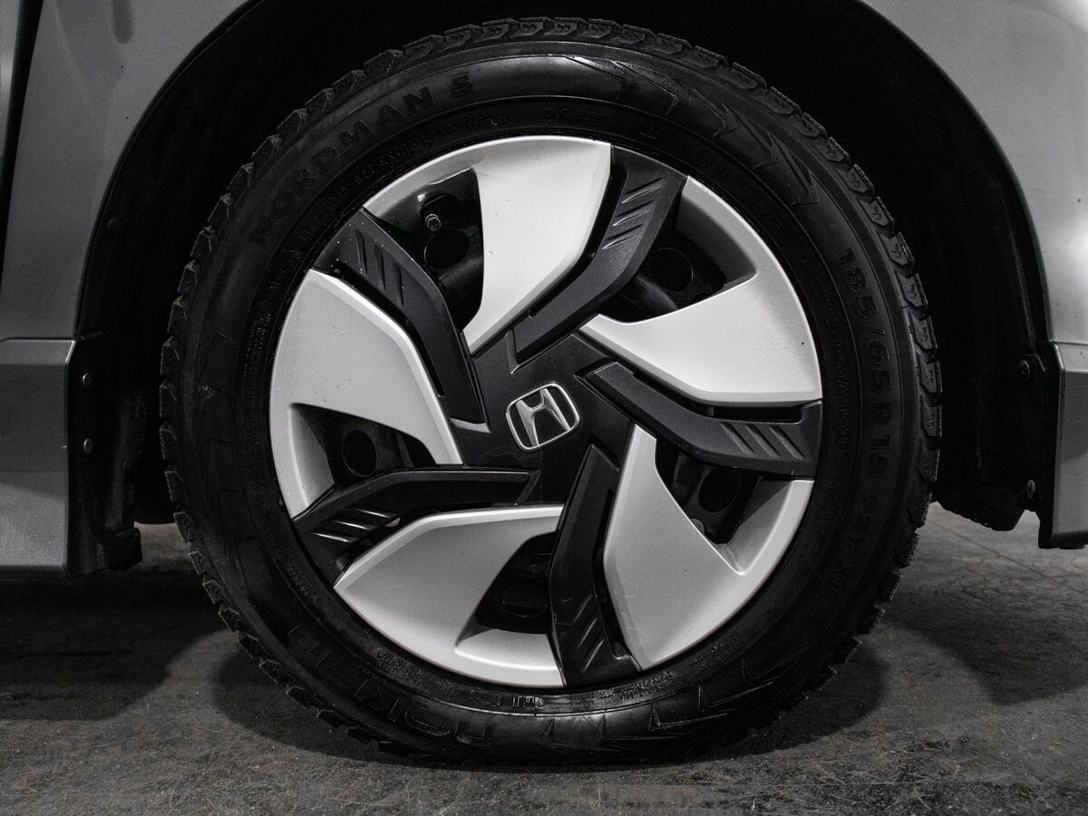 Honda Freed 2011 - фото автомобиля