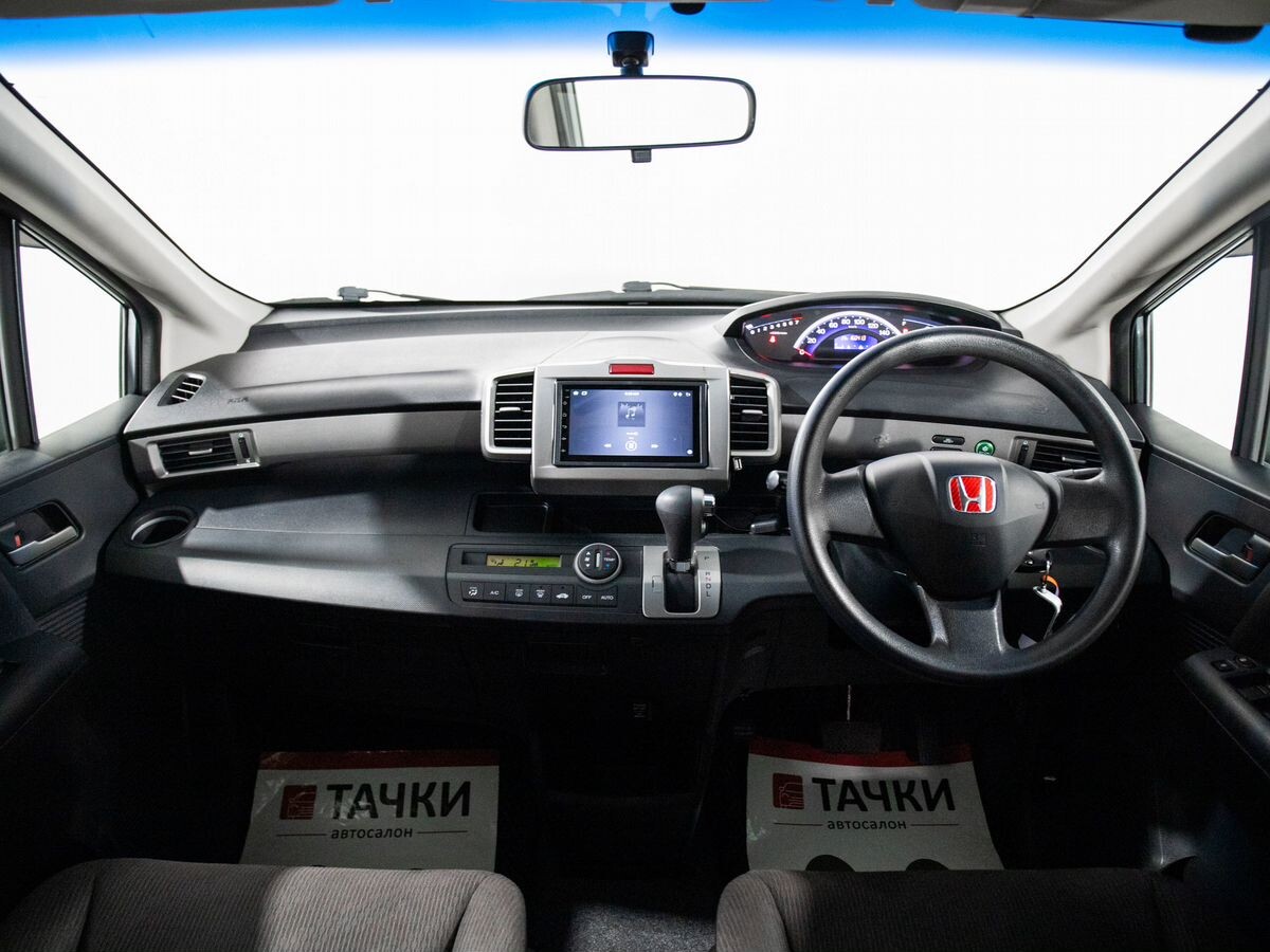 Honda Freed 2011 - фото автомобиля