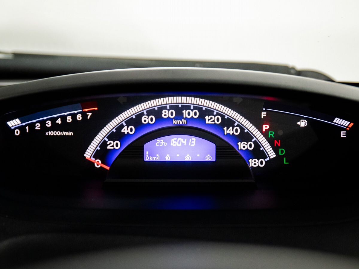 Honda Freed 2011 - фото автомобиля