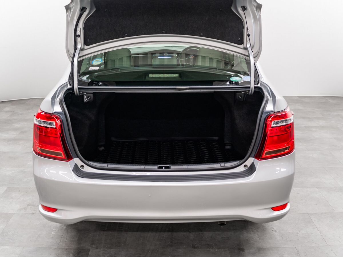 Toyota Corolla 2018 - фото автомобиля