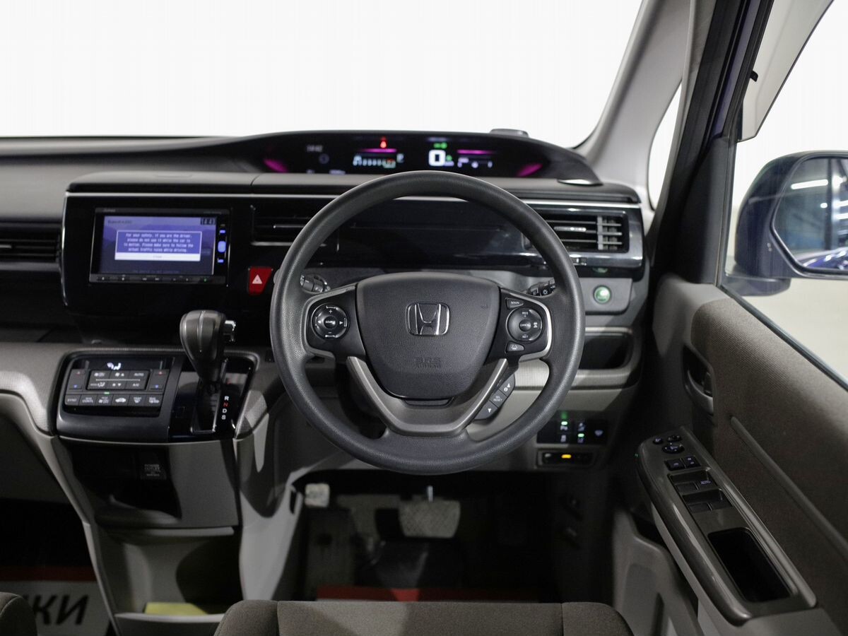 Honda Stepwgn 2016 - фото автомобиля