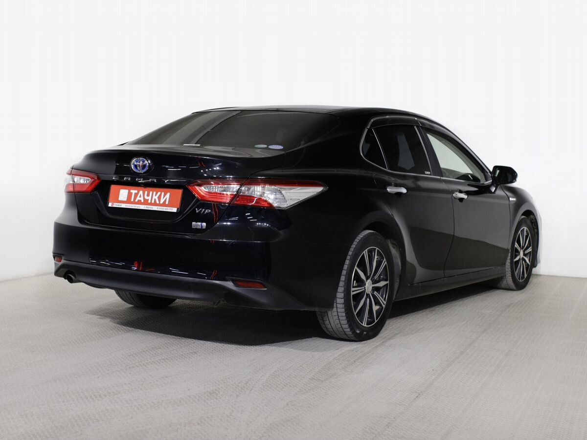 Toyota Camry 2018 - фото автомобиля