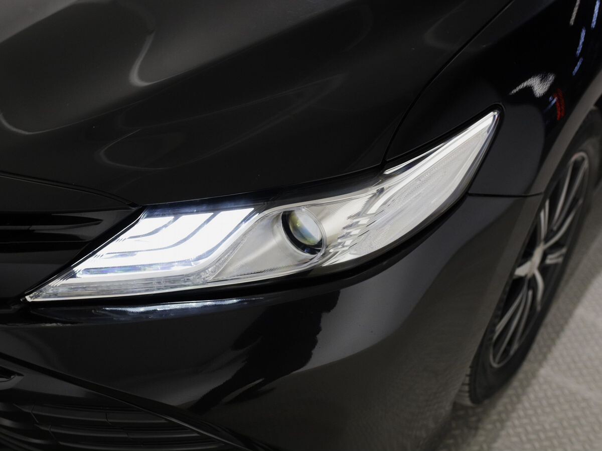 Toyota Camry 2018 - фото автомобиля