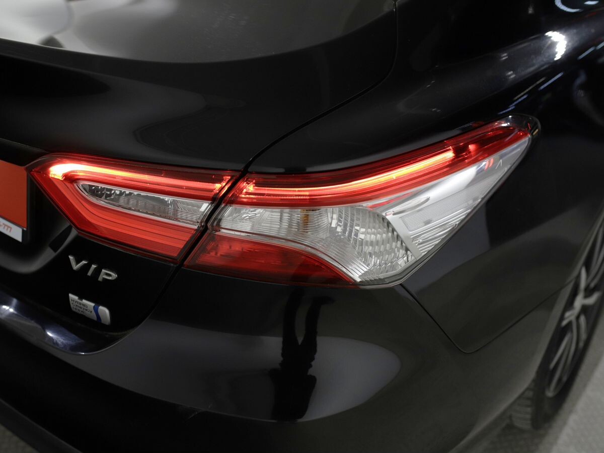 Toyota Camry 2018 - фото автомобиля