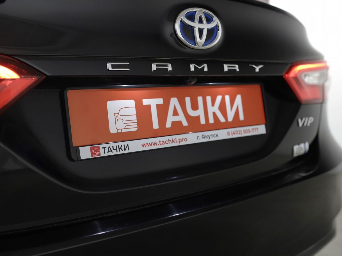 Toyota Camry 2018 - фото автомобиля