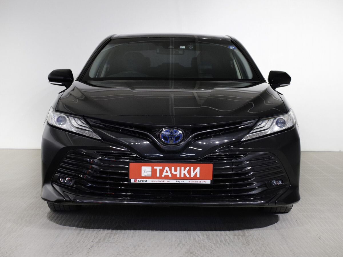 Toyota Camry 2018 - фото автомобиля