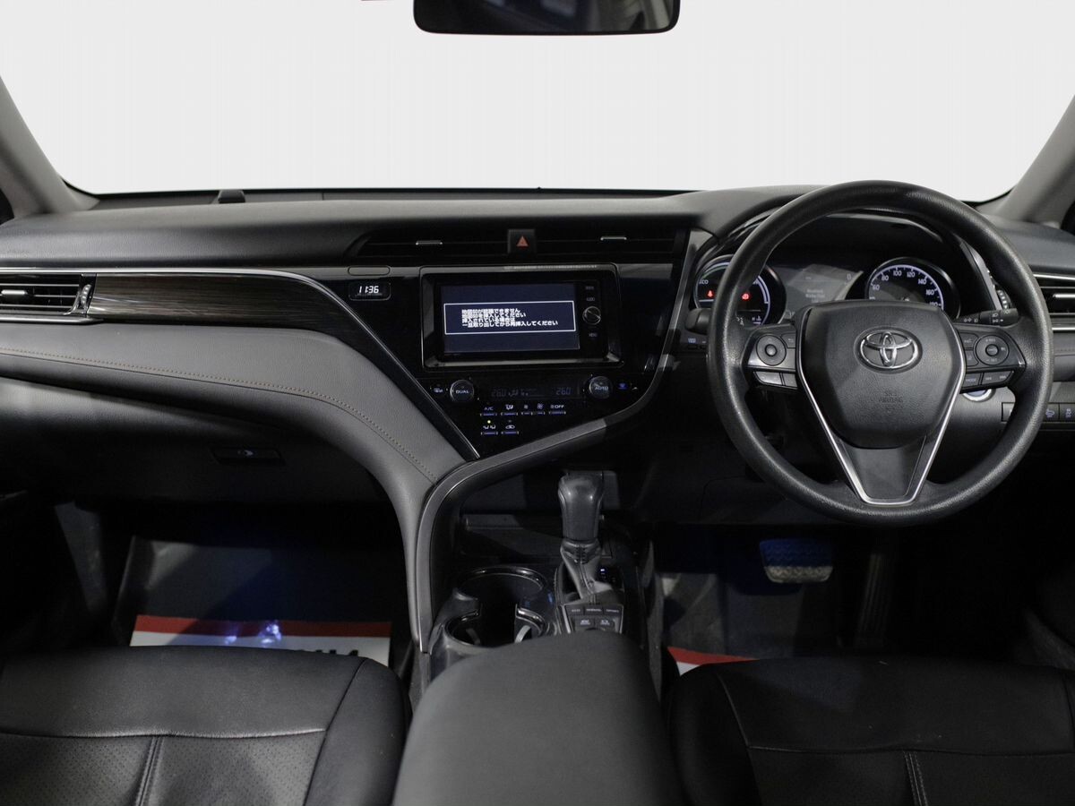 Toyota Camry 2018 - фото автомобиля