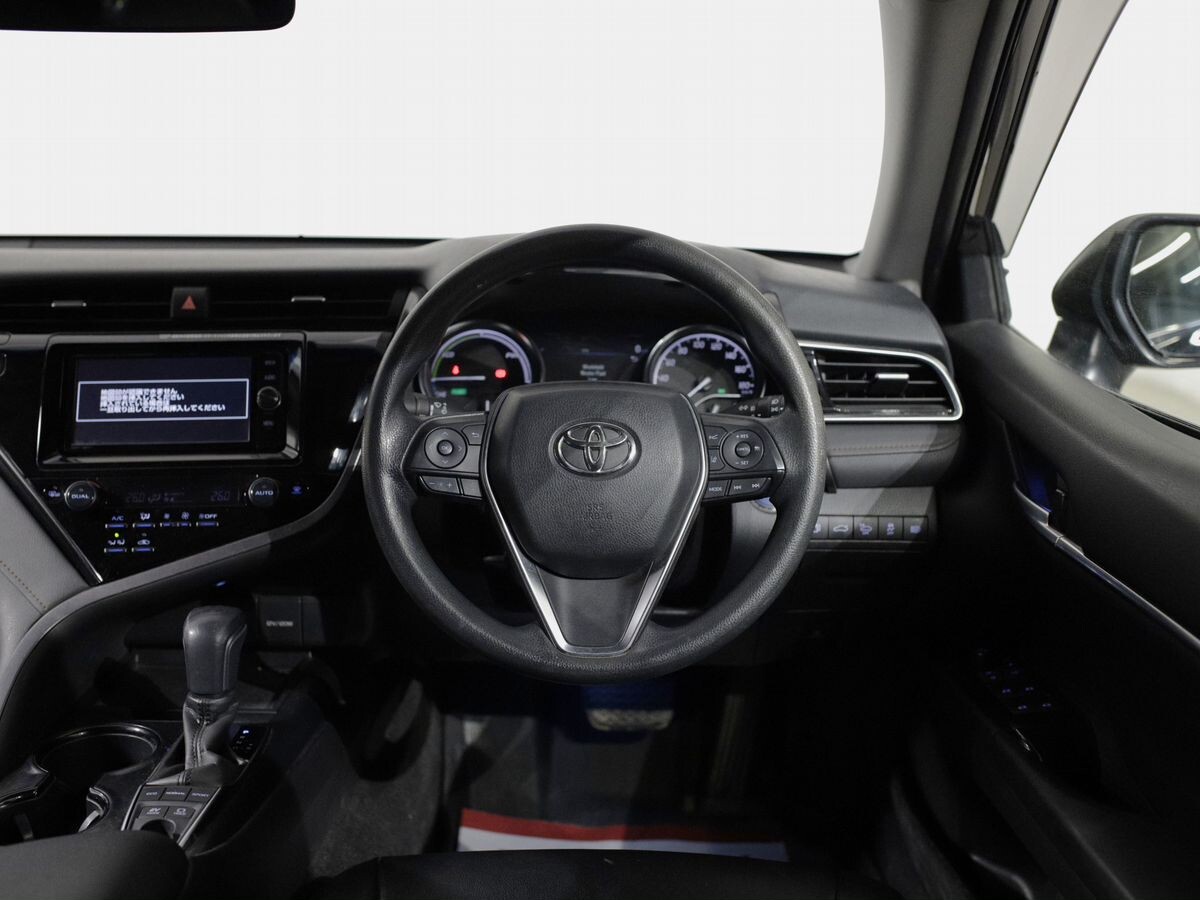 Toyota Camry 2018 - фото автомобиля