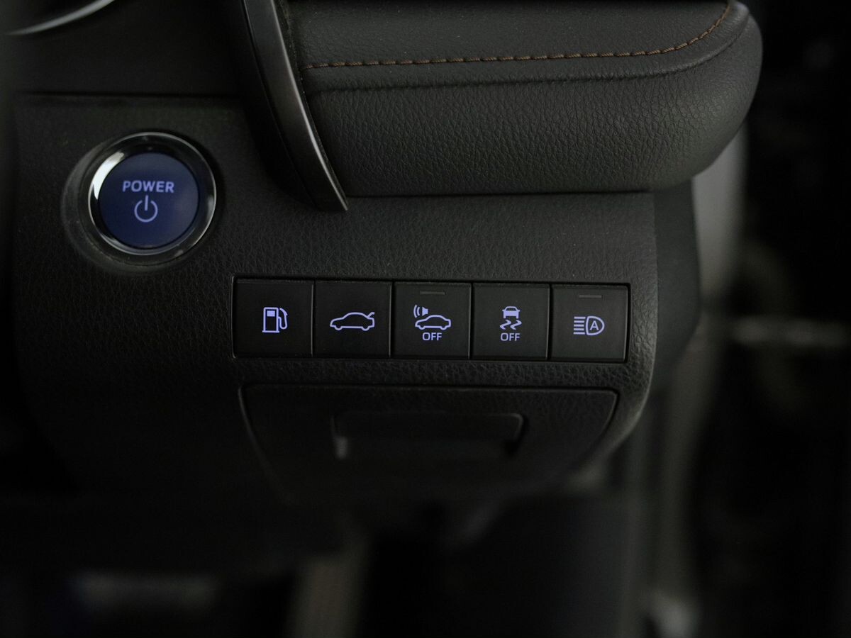 Toyota Camry 2018 - фото автомобиля