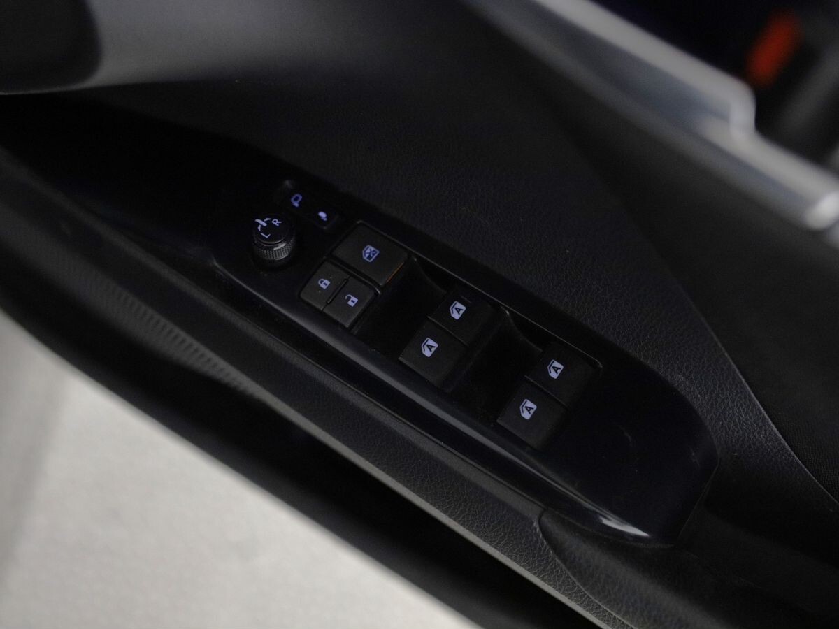 Toyota Camry 2018 - фото автомобиля