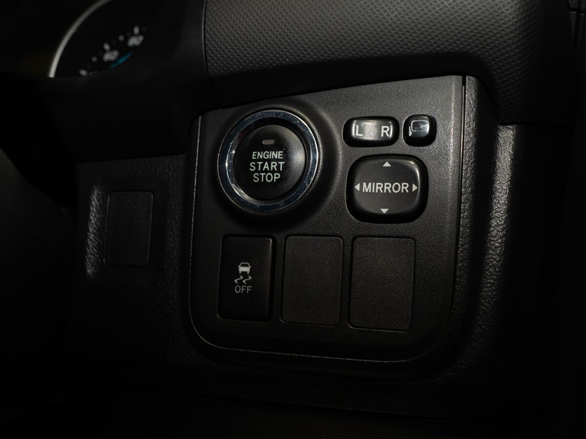 Toyota Wish 2009 - фото автомобиля